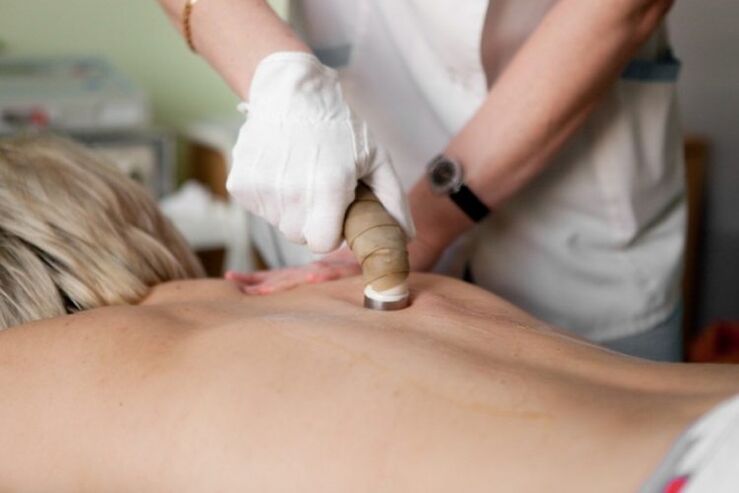 Procedimento fisioterapêutico para tratamento da osteocondrose torácica, prescrito pelo médico assistente